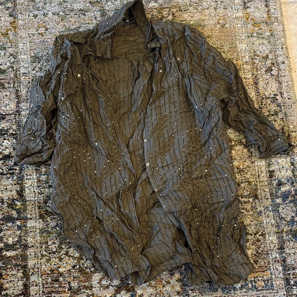 Zara Olive Green Crinkled Button Down Shirt - Picture 5 of 5